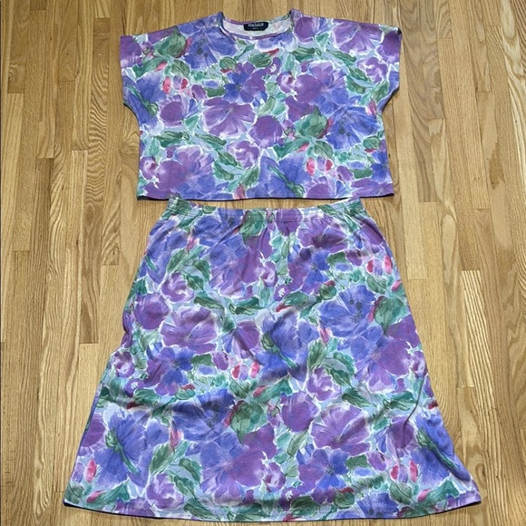 Vintage Bay Club Matching Floral Skirt & T-shirt Top - Picture 1 of 9